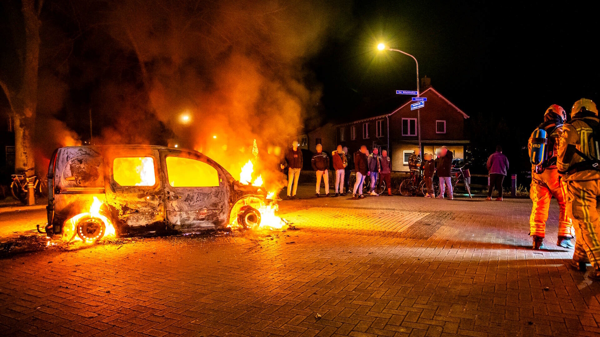 Auto volledig uitgebrand in Smilde