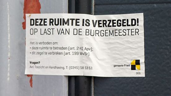 Foto: Gemeente sluit huis van man die werd aangehouden met wapen en harddrugs