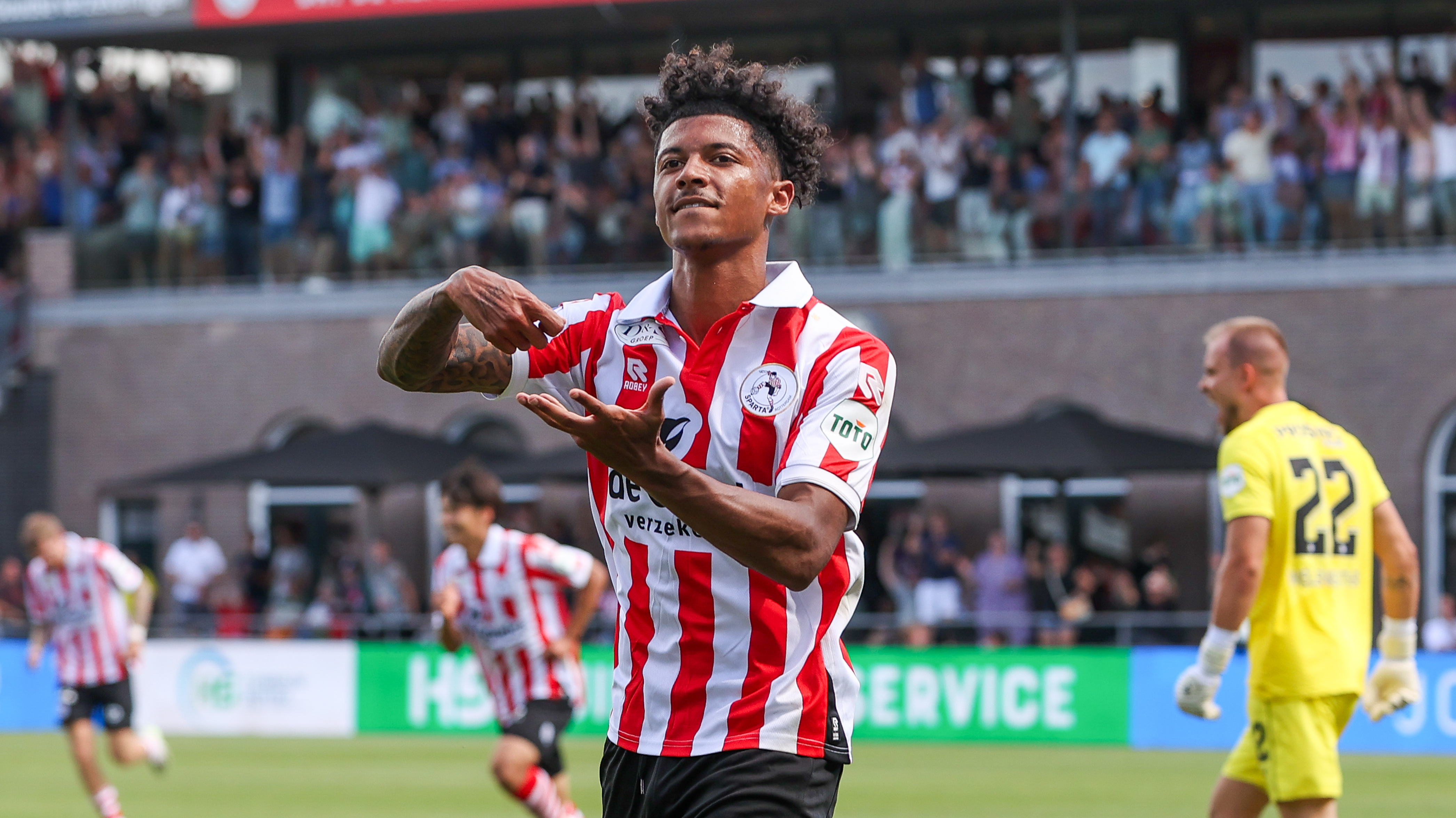 Waarom de Sparta-Feyenoord van vorig seizoen toch niet de doorbraak van  Charles-Andreas Brym is geworden - Rijnmond
