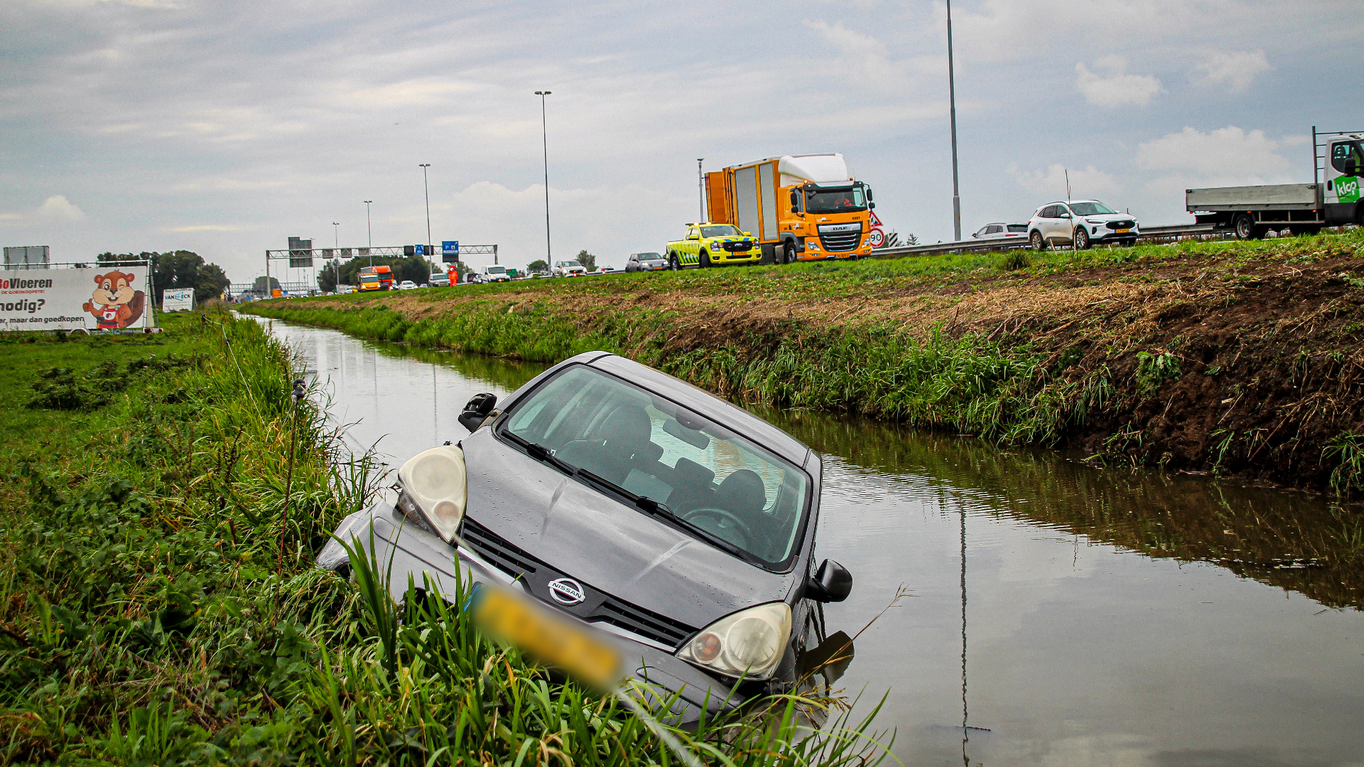De bestuurder van de auto kwam er zonder verwondingen vanaf.