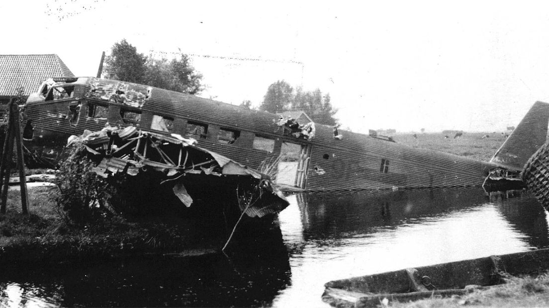Dit Duitse toestel (JU 52) stortte op 10 mei 1940 neer nabij Stolwijk. Alle inzittenden overleefden deze crash.