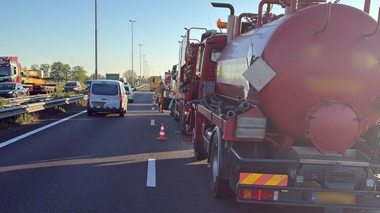 Uur vertraging op snelweg door ongeluk met meerdere voertuigen