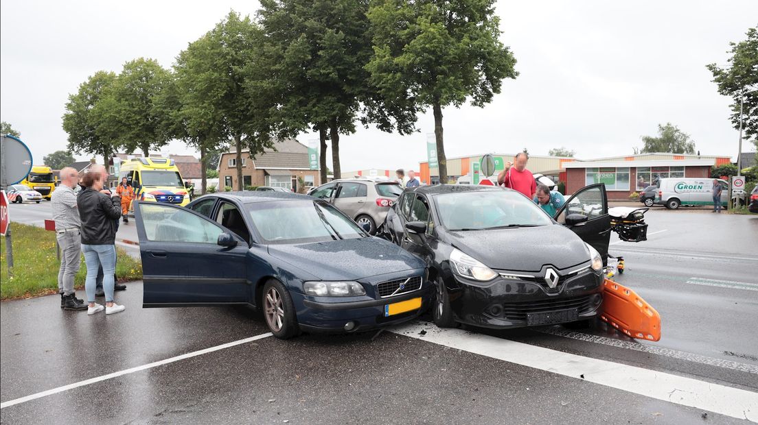 Drie gewonden bij ongeluk in Nieuwleusen