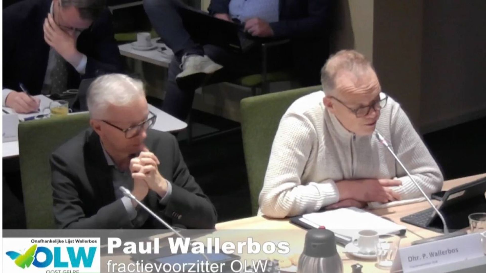 Rechts op de foto raadslid Paul Wallerbos.