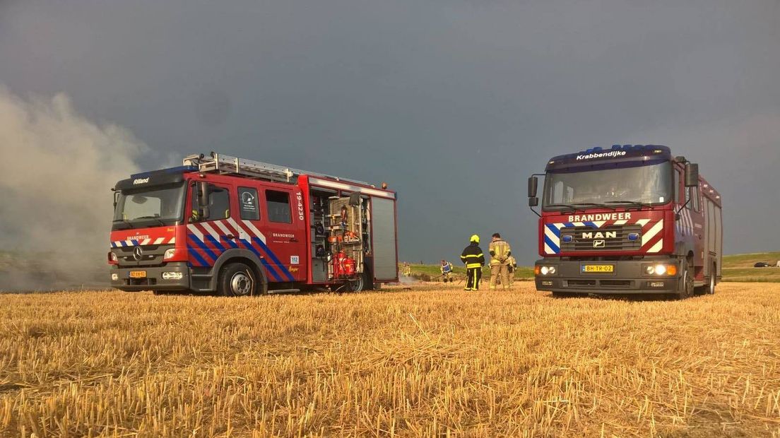 De brandweer van Rilland, Kruiningen, Goes en Krabbendijke rukten uit voor de brand.