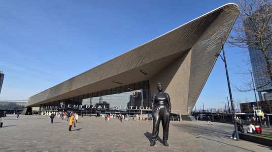 Een roofvogel in dienst en veel verstopte kunst: acht bijzondere feiten over Rotterdam Centraal