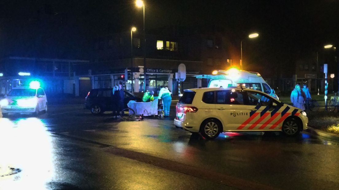 In Emmen botste een fietsster met een auto (Rechten: Persbureau Meter)