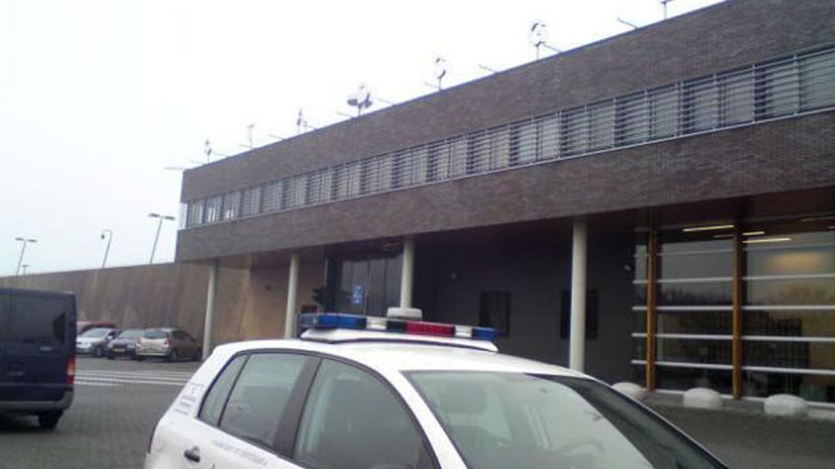 Gevangenis Hoogvliet gaat mogelijk dicht in 2017 - Rijnmond