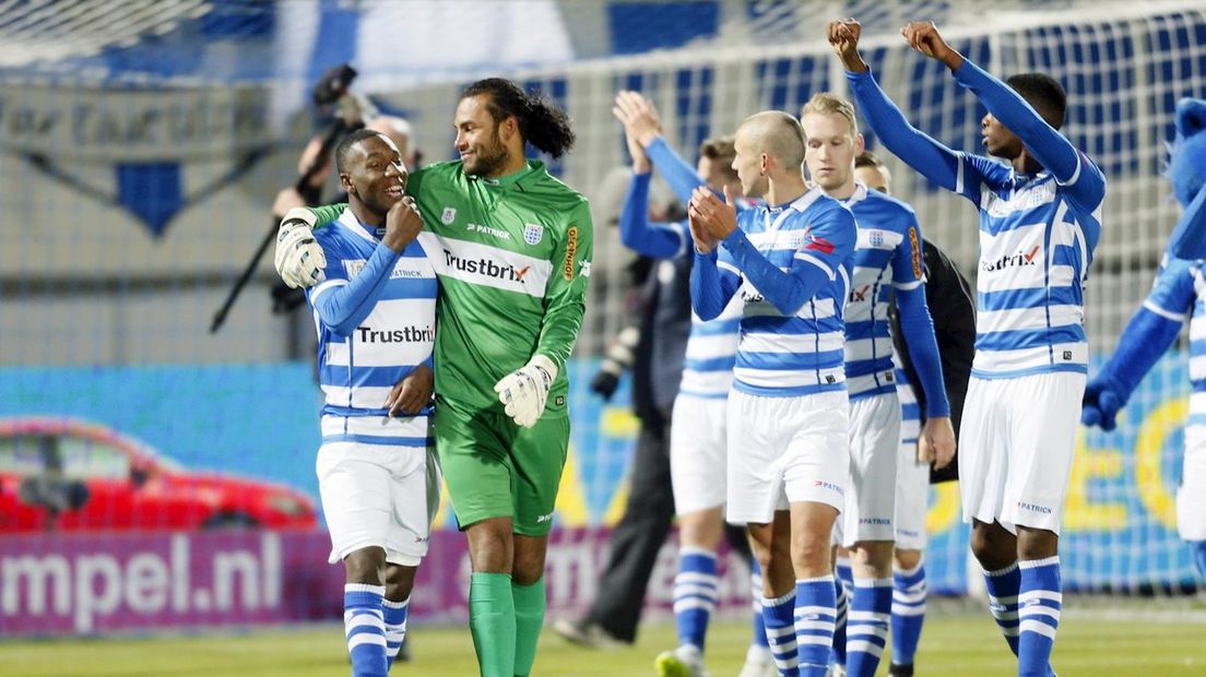 PEC Zwolle na de overwinning op NAC
