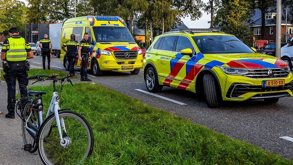 112 Nieuws: Jonge fietser ernstig gewond in Enschede | Botsing in Deventer