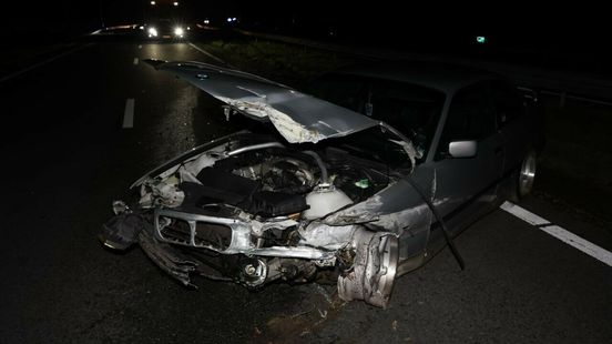 Auto total loss door ongeluk bij Anderen, N33 deels dicht. Auto total loss door ongeluk bij Anderen, N33 deels dicht.