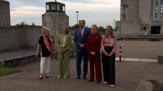 Koning spreekt in Radio Kootwijk met mensen met dementie