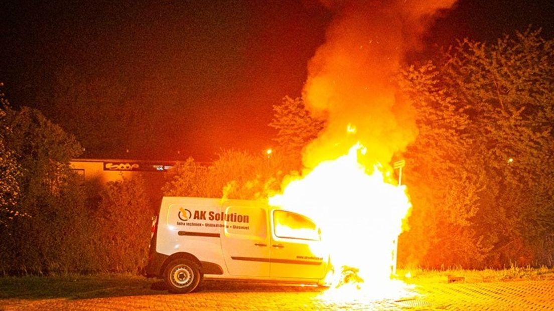 De autobrand aan de Ulrik Hubertstraat.