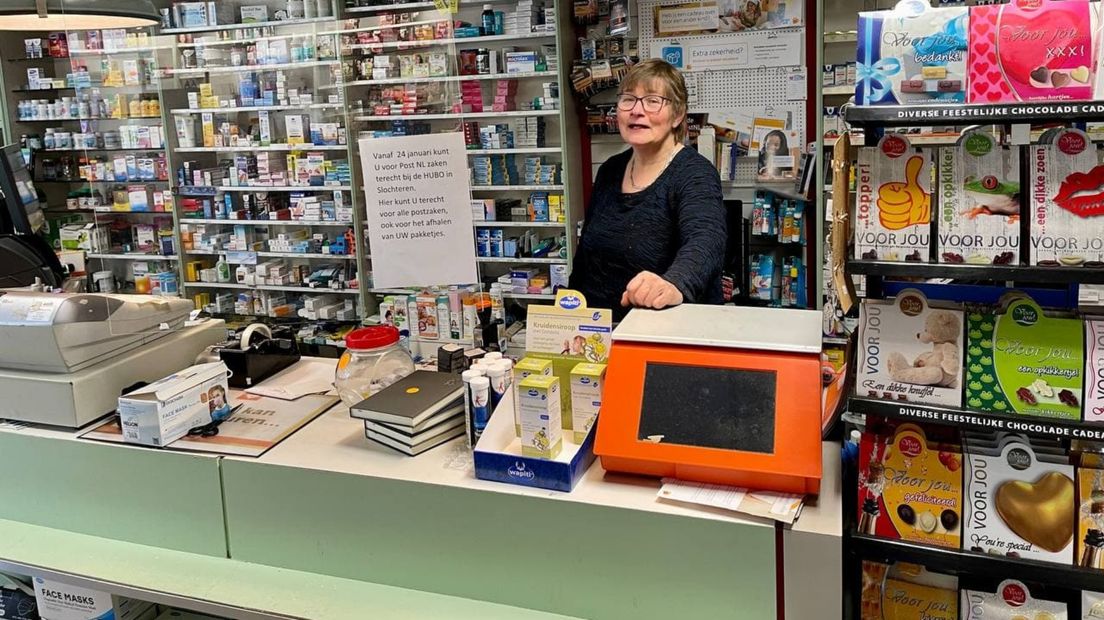 Lidy Bakker in haar winkel van Sinkel