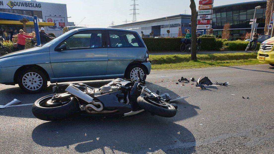 Ongeluk met motorrijder in Hengelo
