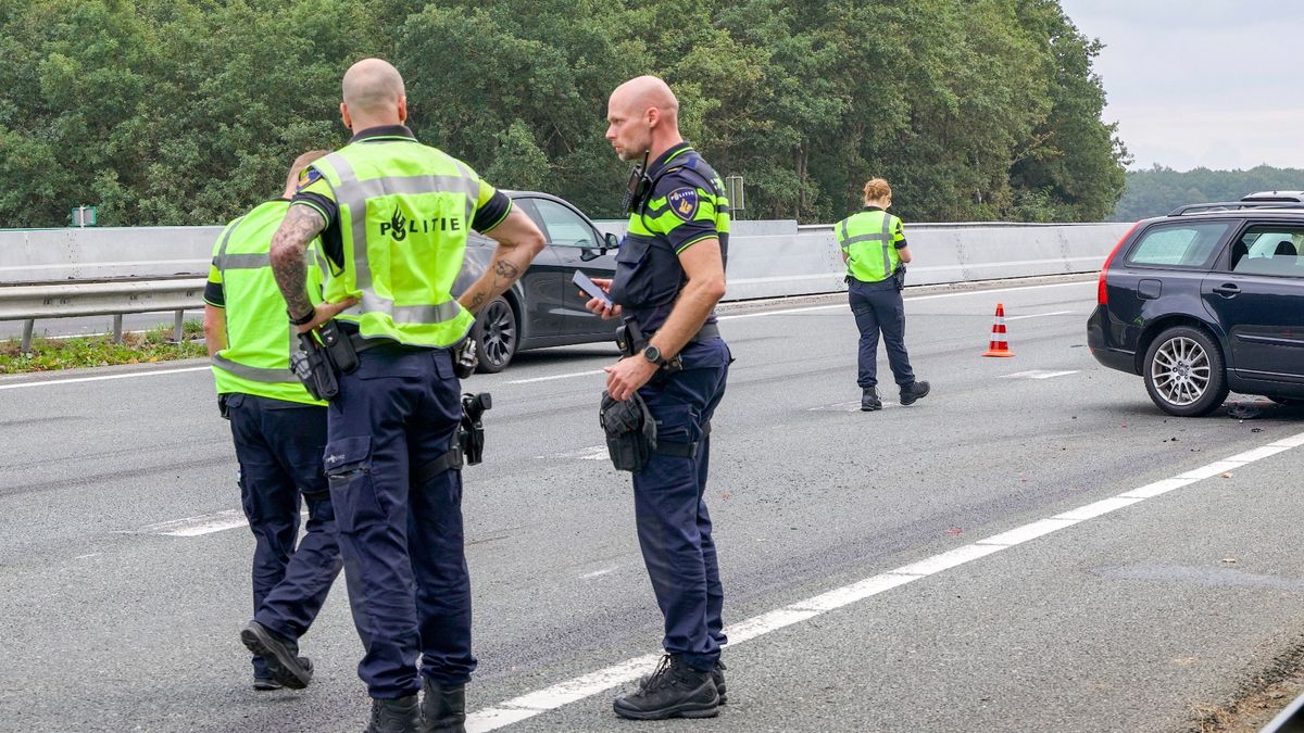 Gewonde bij kettingbotsing op A32, file bij Wolvega