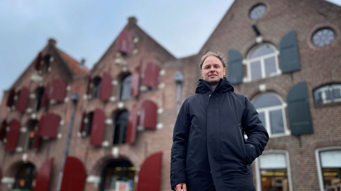 Directeur Rik Klaucke van het Stedelijk Museum in Coevorden opent de deuren