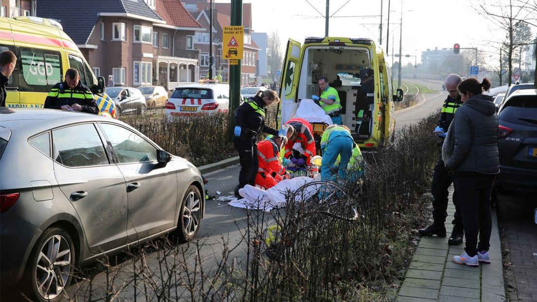 De fietser raakte gewond bij het ongeval op de Haagweg