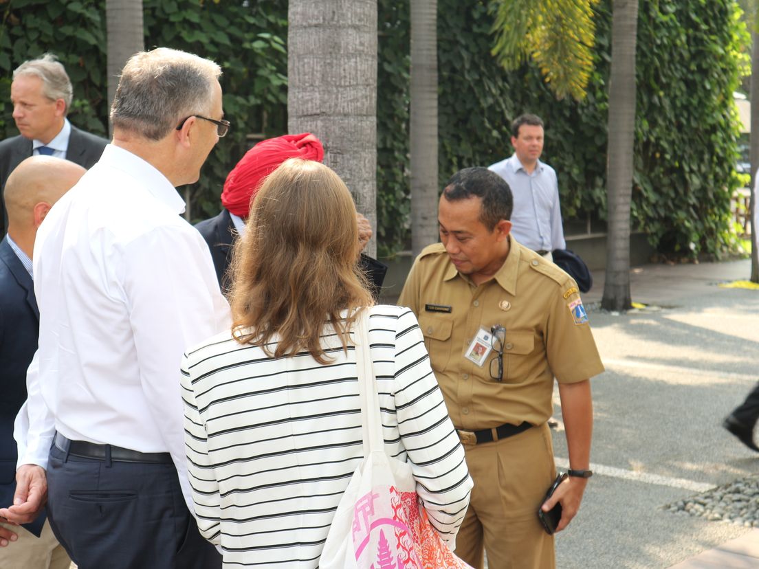 Burgemeester Aboutaleb opent hockeyproject in Jakarta