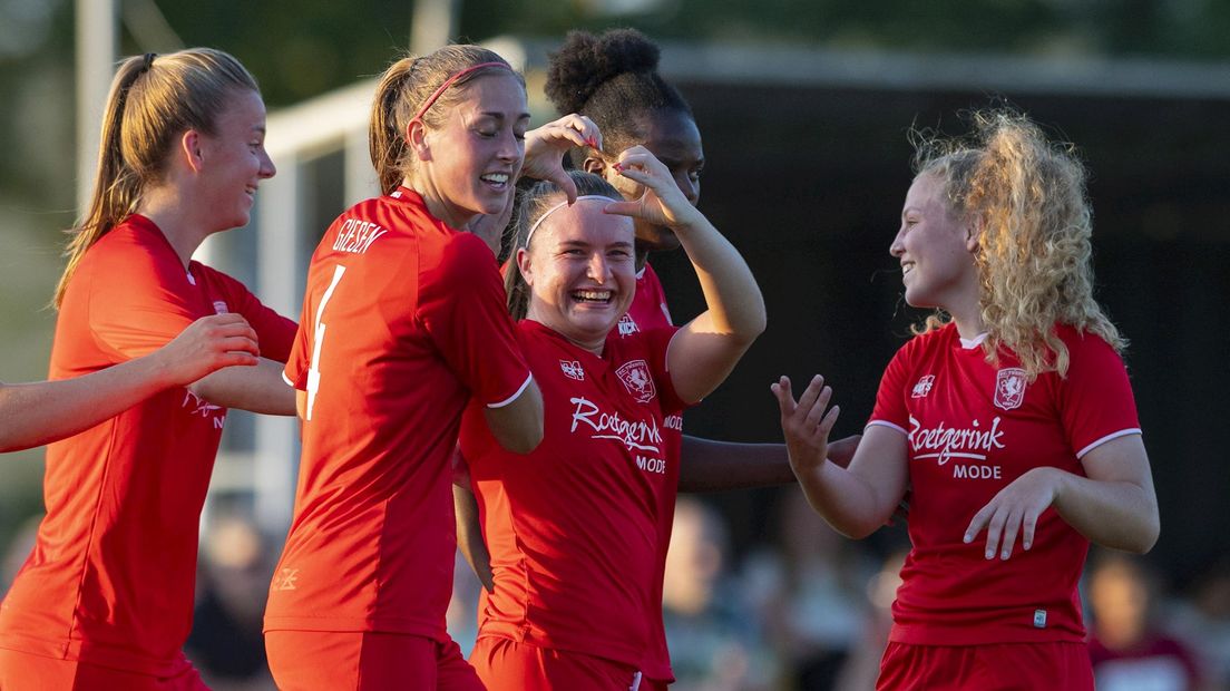 FC Twente Vrouwen wint openingsduel
