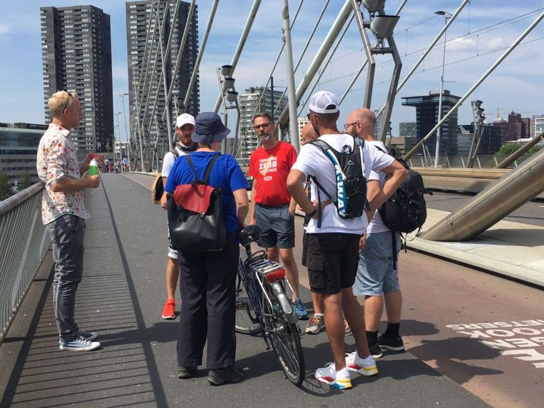De laatste meters voor het stadhuis in Rotterdam wordt bereikt