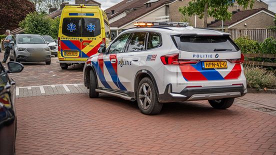 Fietser komt hard ten val bij botsing met auto