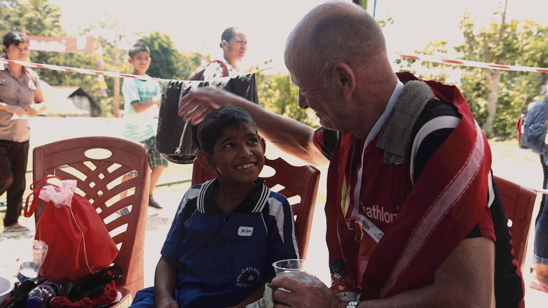 Koos Zandbergen loopt in Indonesië