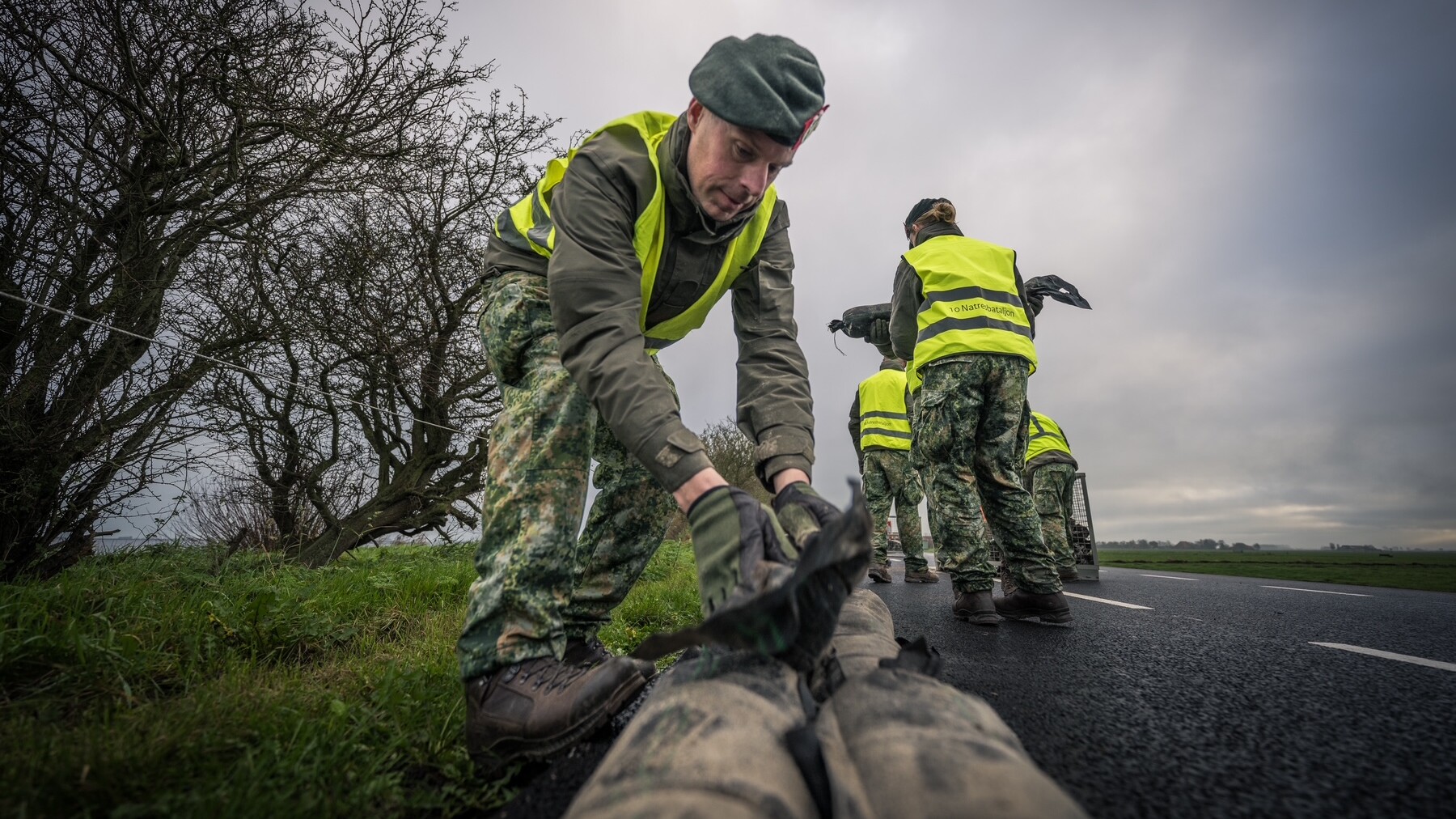 Wetterskip en Defensie oefenen voor hoogwaterscenario: "Vooruitdenken zit in ons DNA"