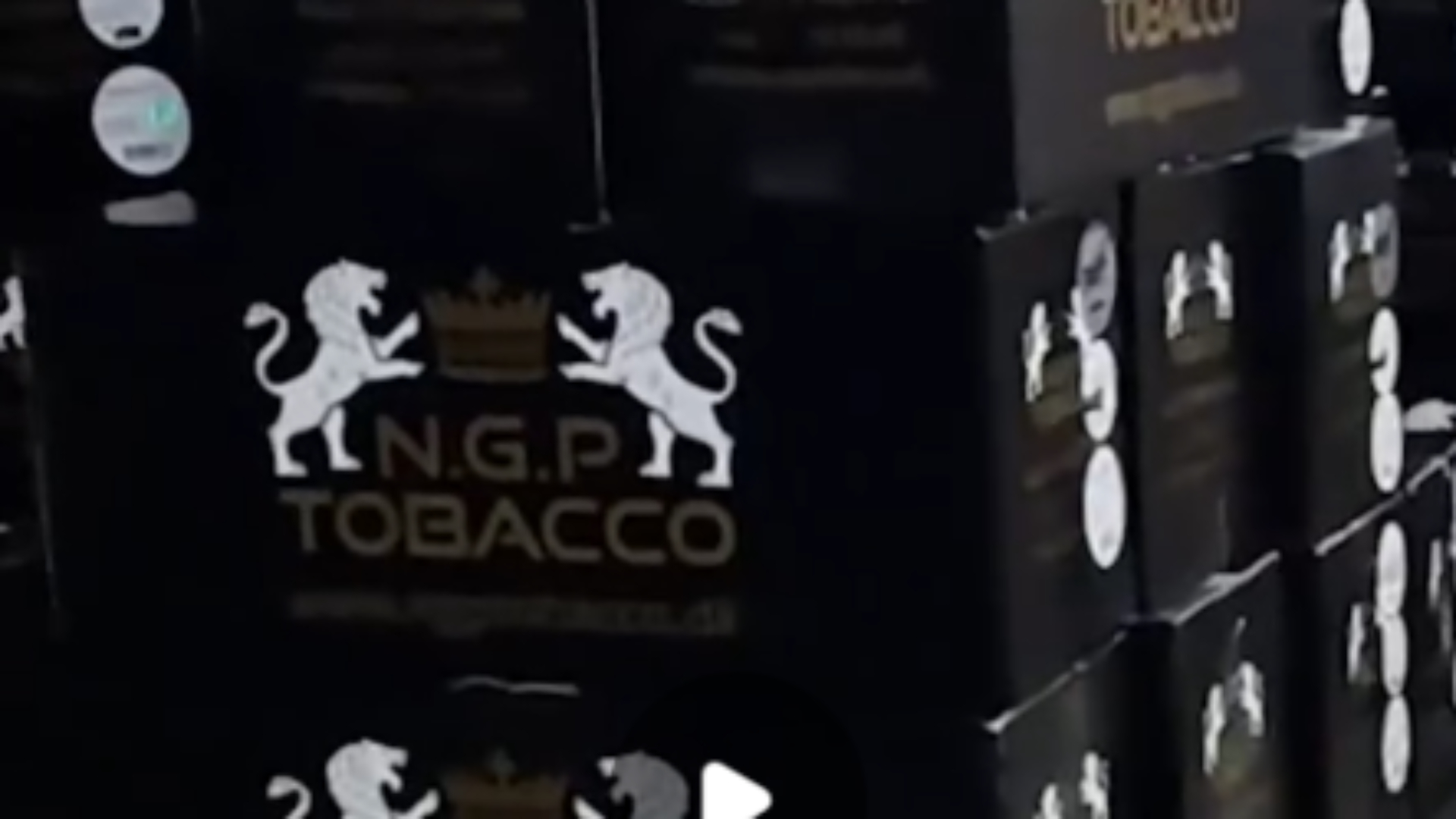 Tienduizenden doosjes met snus zijn maandag en dinsdag gevonden.