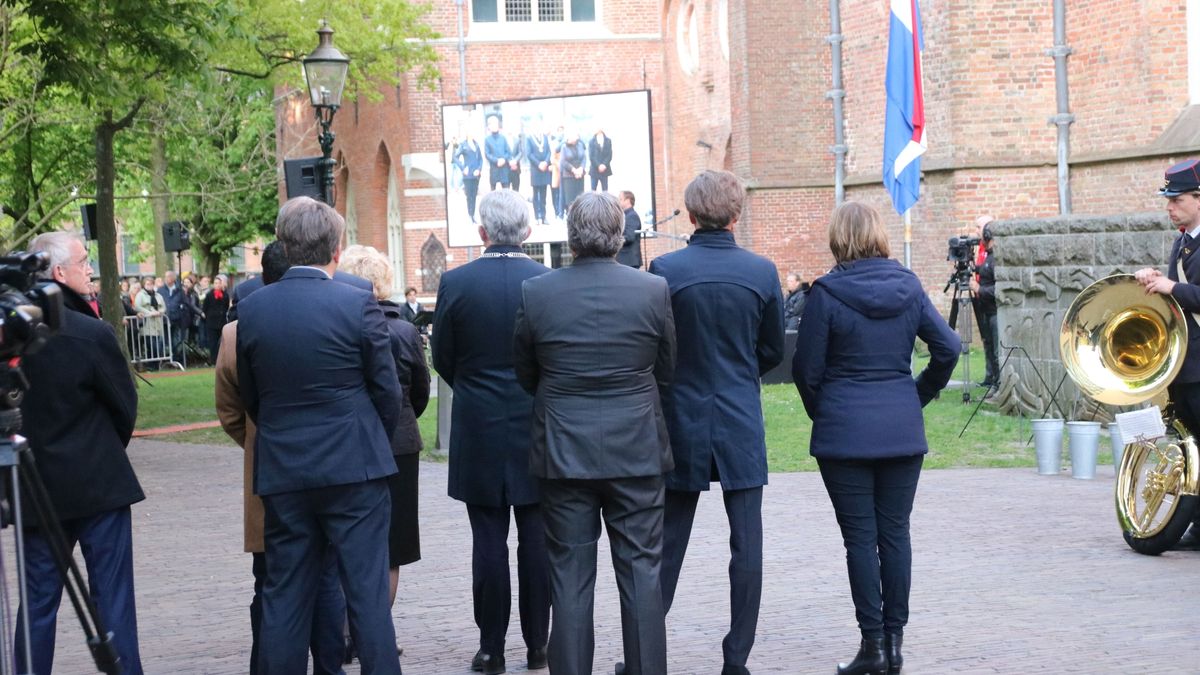 Twee minuten stilte in Stad begint drie minuten te laat: 'Dit hoop je
