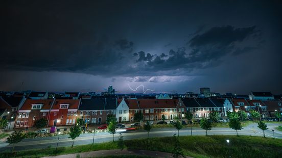 Stormschade, omgevallen bomen en mooie foto's; zo verliep het noodweer van afgelopen nacht
