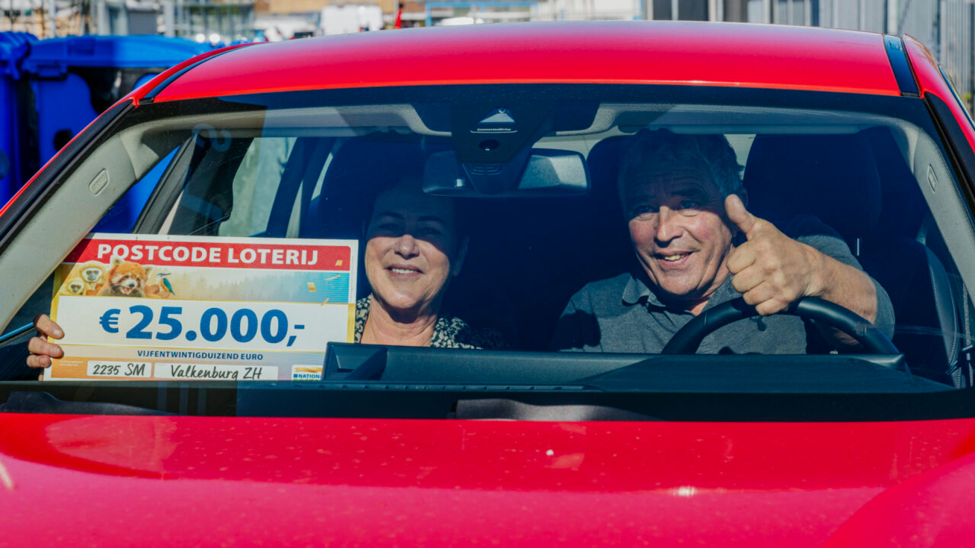 Na jaren ellende wint fietsenmaker geld en auto bij Postcode Loterij