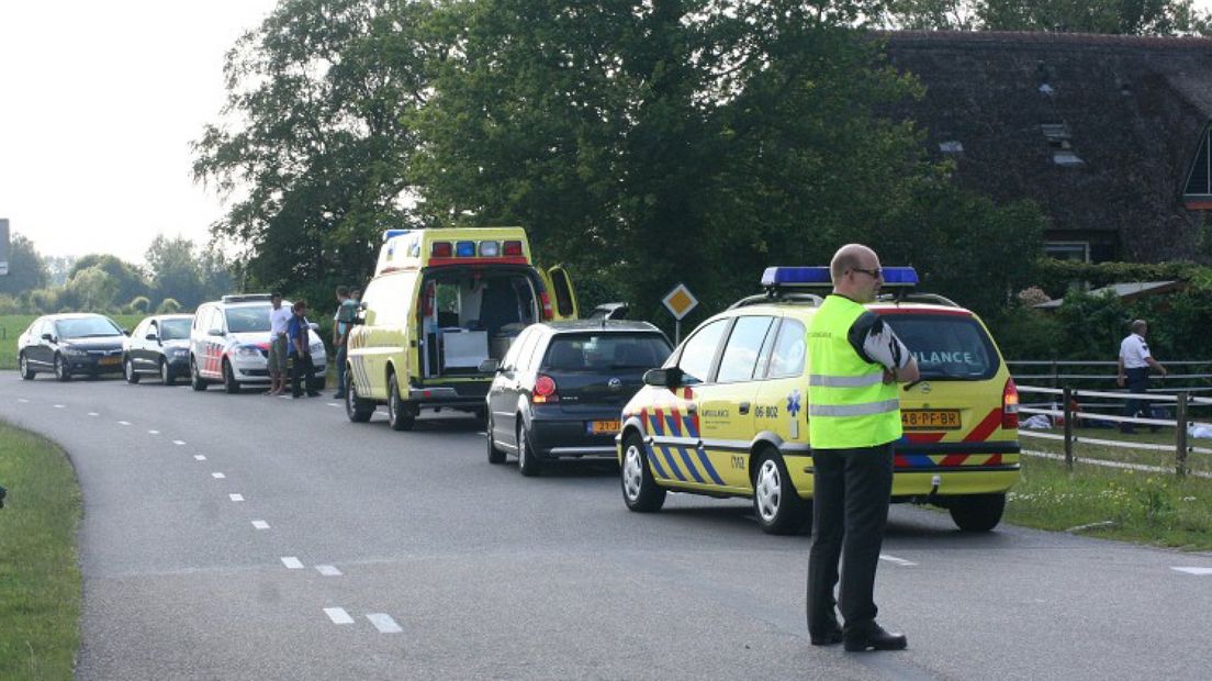 Meisje zwaargewond na trap paard
