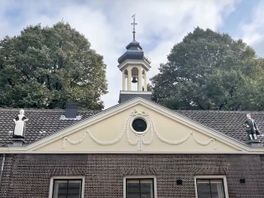 Jan en Kaat op de gevel van verstopt pareltje in Schiedam: 'Het zou meer aandacht moeten hebben'