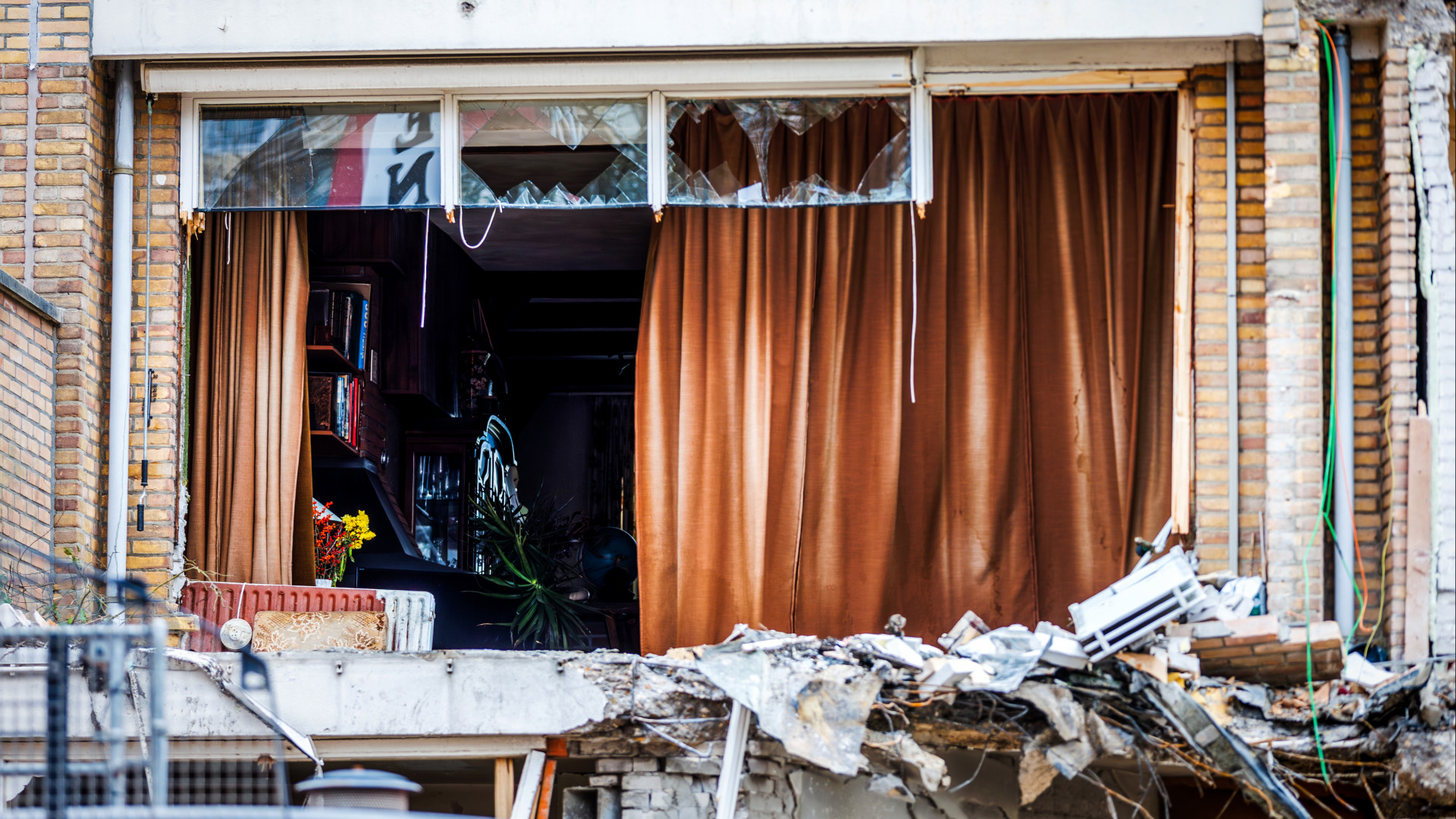 Liveblog Explosie Flat Den Haag | Gedupeerden Tarwekamp Kunnen ...