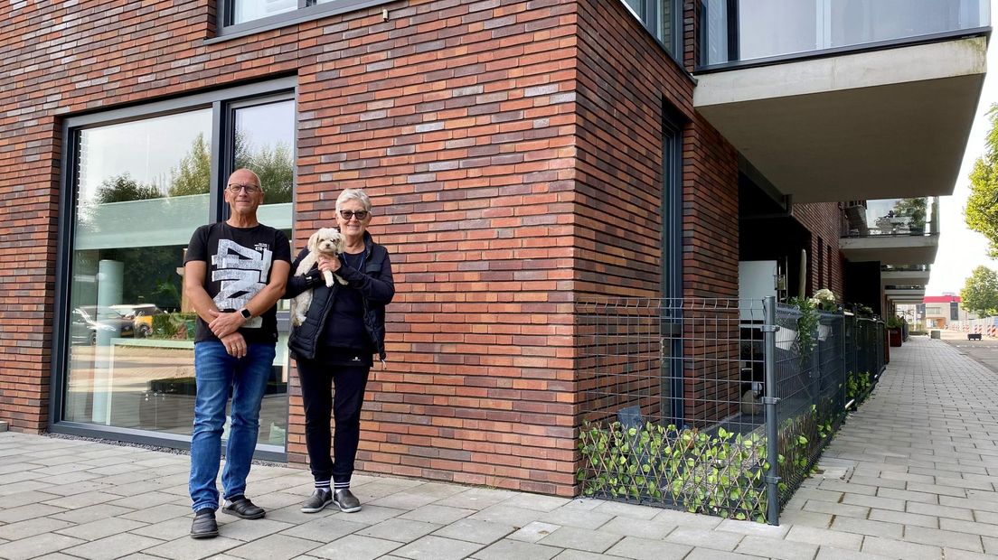 Jannie en haar man wonen met plezier in een appartement in Rijnhuizen