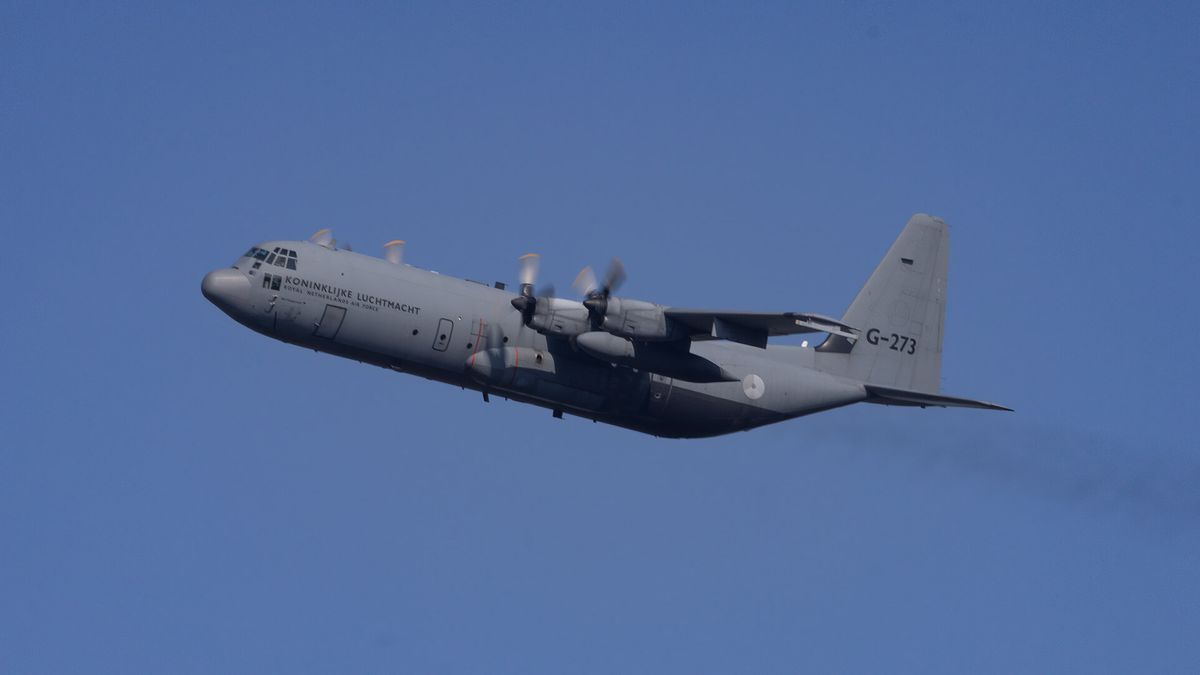 Airborne oefening boven Drenthe