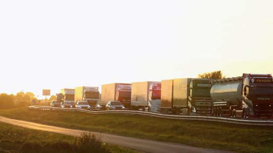 Persoon gewond bij botsing op A15