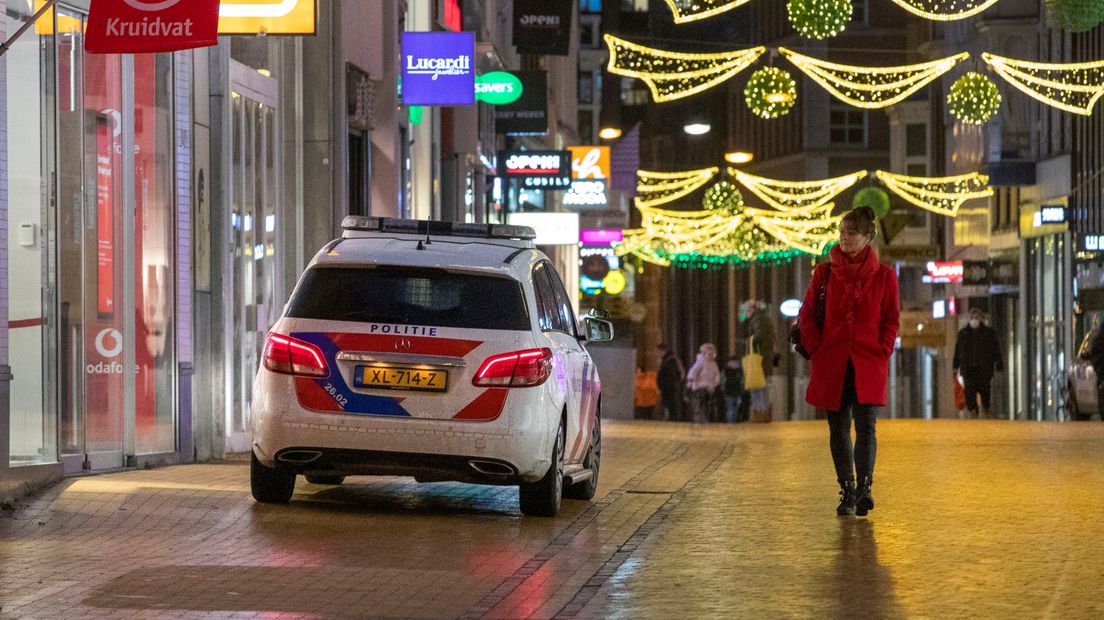 Politie in de Groningse binnenstad (foto ter illustratie)