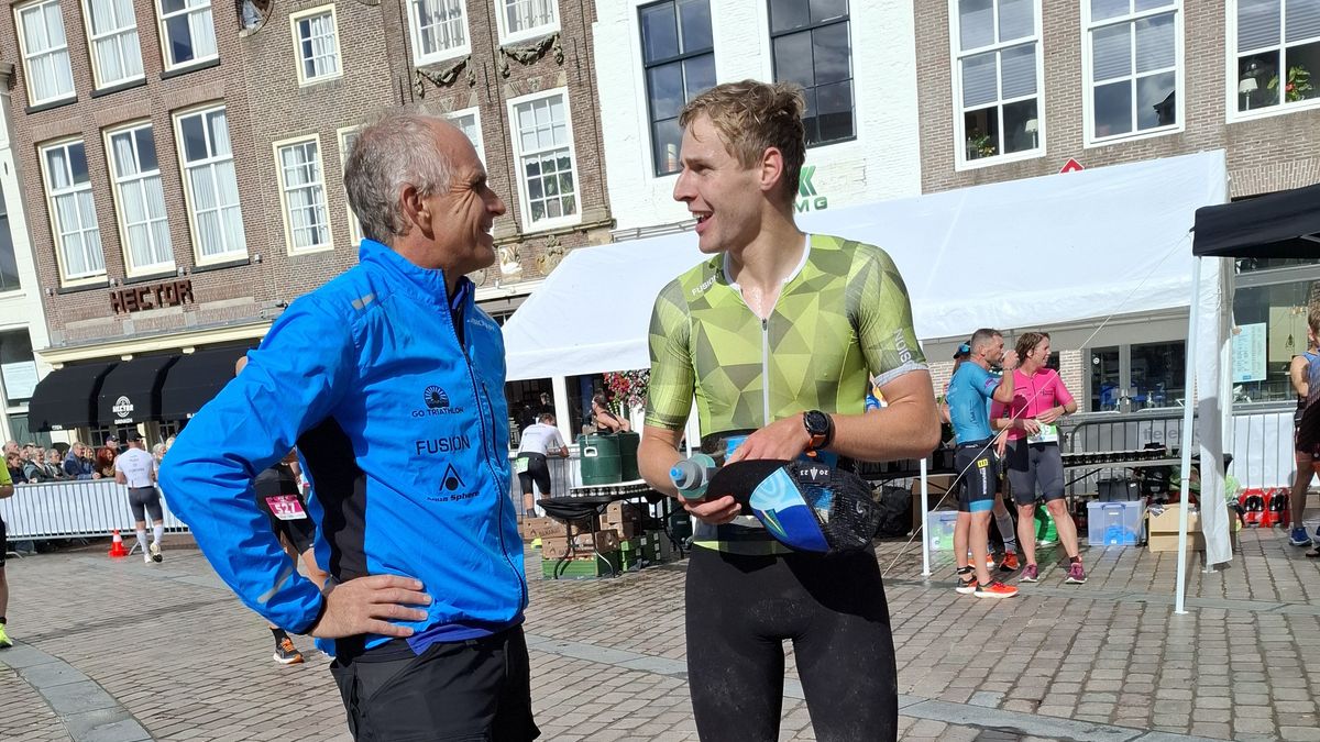 Verstraate alleenheerser in triatlon Zierikzee, Van Hoek wint ondanks lekke band bij vrouwen