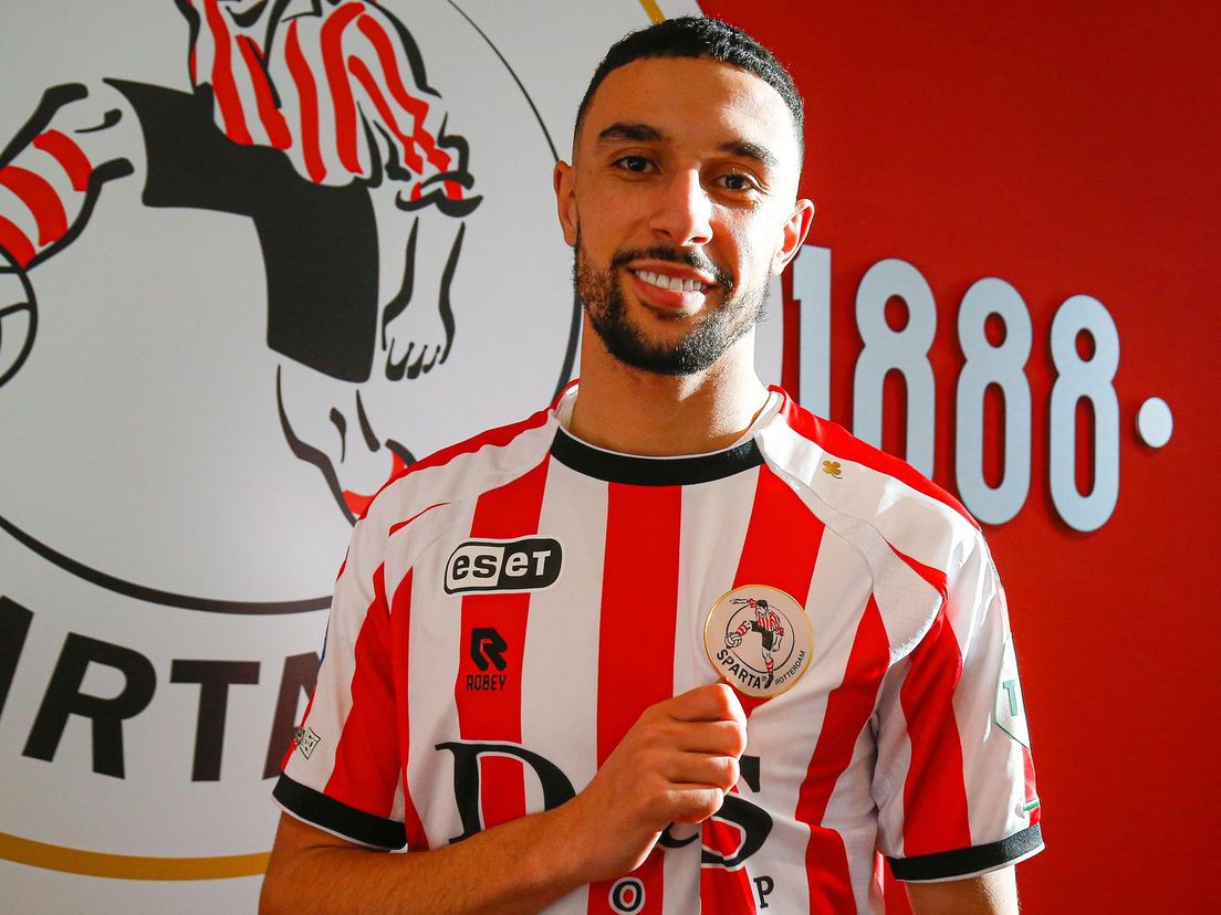 Younes Namli in het shirt van Sparta