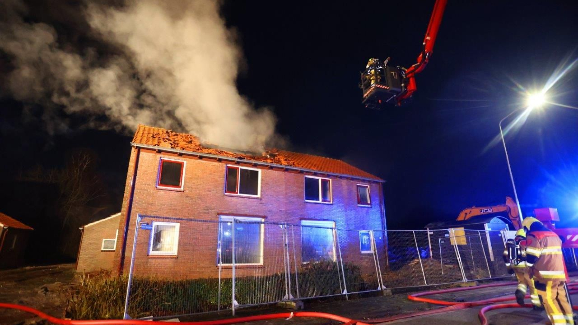 Brand Verwoest Twee Woningen - Omroep Gelderland