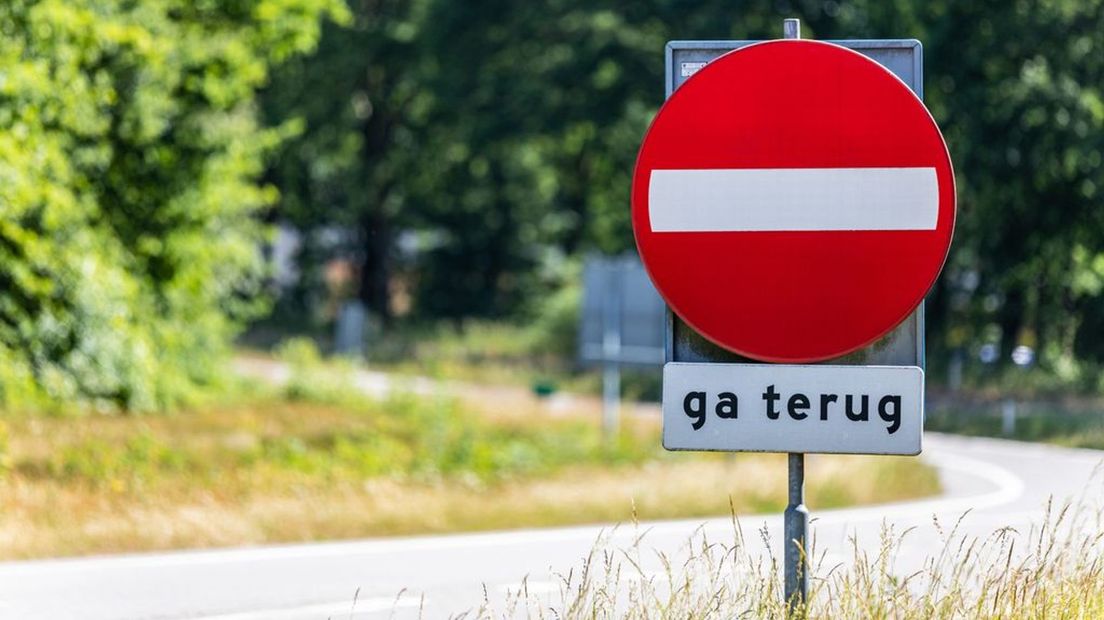 De politie heeft de man van de snelweg gehaald.