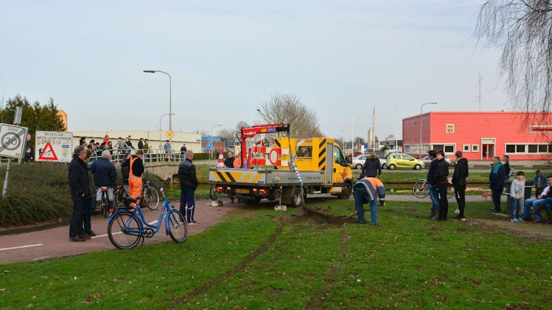 Auto te water in Raalte