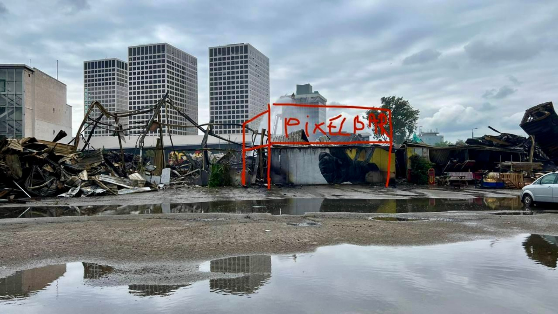 De Hackerspace, ingetekend op de rampplek