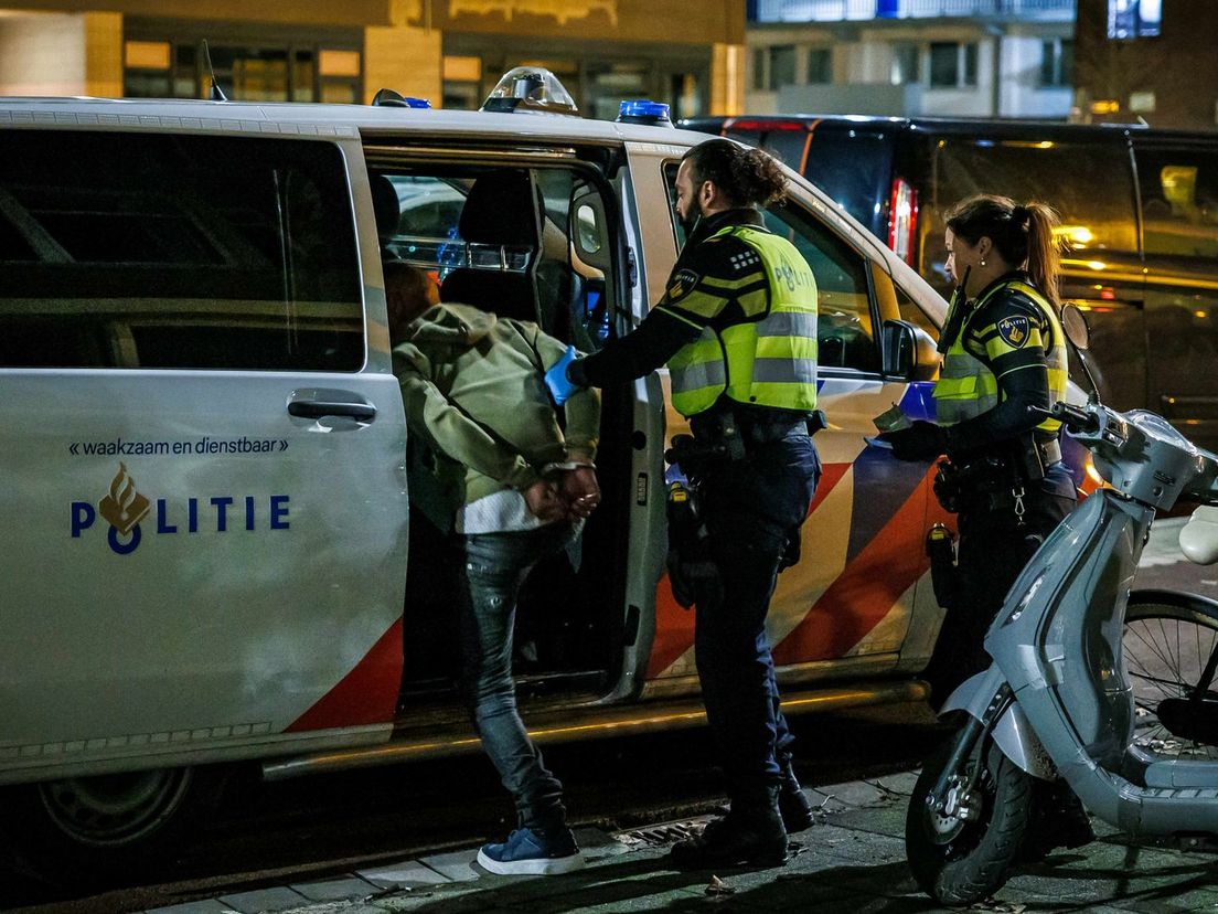 De politie hield één verdachte aan na de steekpartij aan de Mathenesserweg in Rotterdam