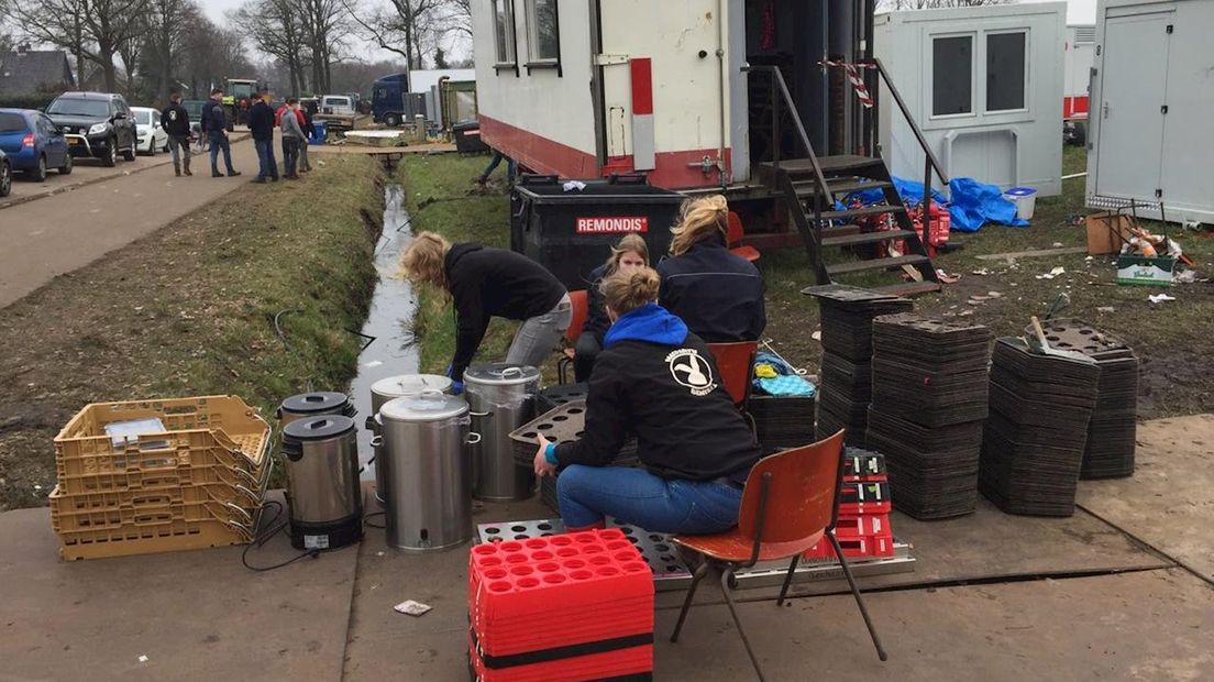 Plattelandsjongeren Bentelo druk met opruimen feestterrein