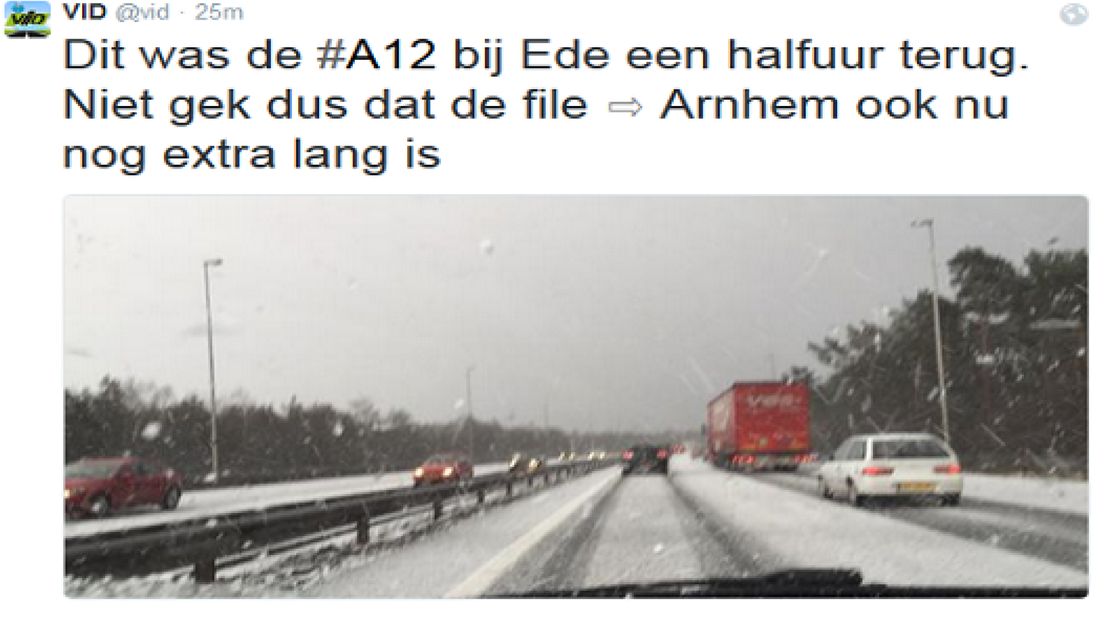 Zware hagelbui tovert A12 om in winters plaatje
