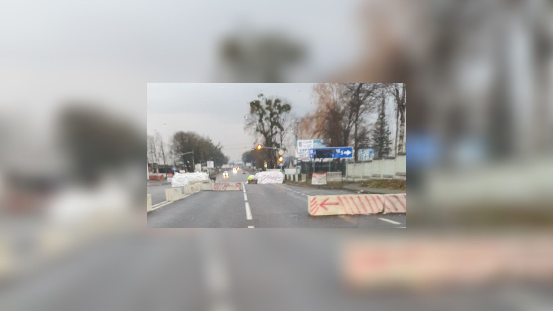 De roadblocks in Lviv