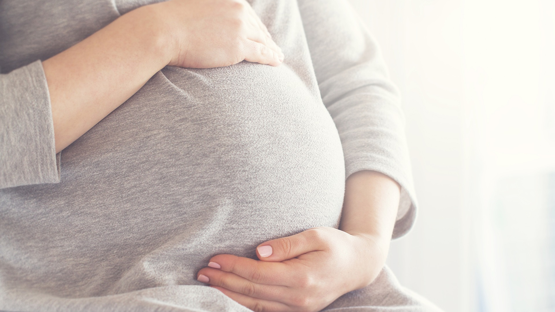 Meer vrouwen halen kinkhoestprik bij verloskundige.
